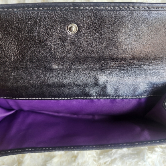 Coach Gray Wallet with Embossed Pattern and Turn-Lock Closure - Picture 7 of 9